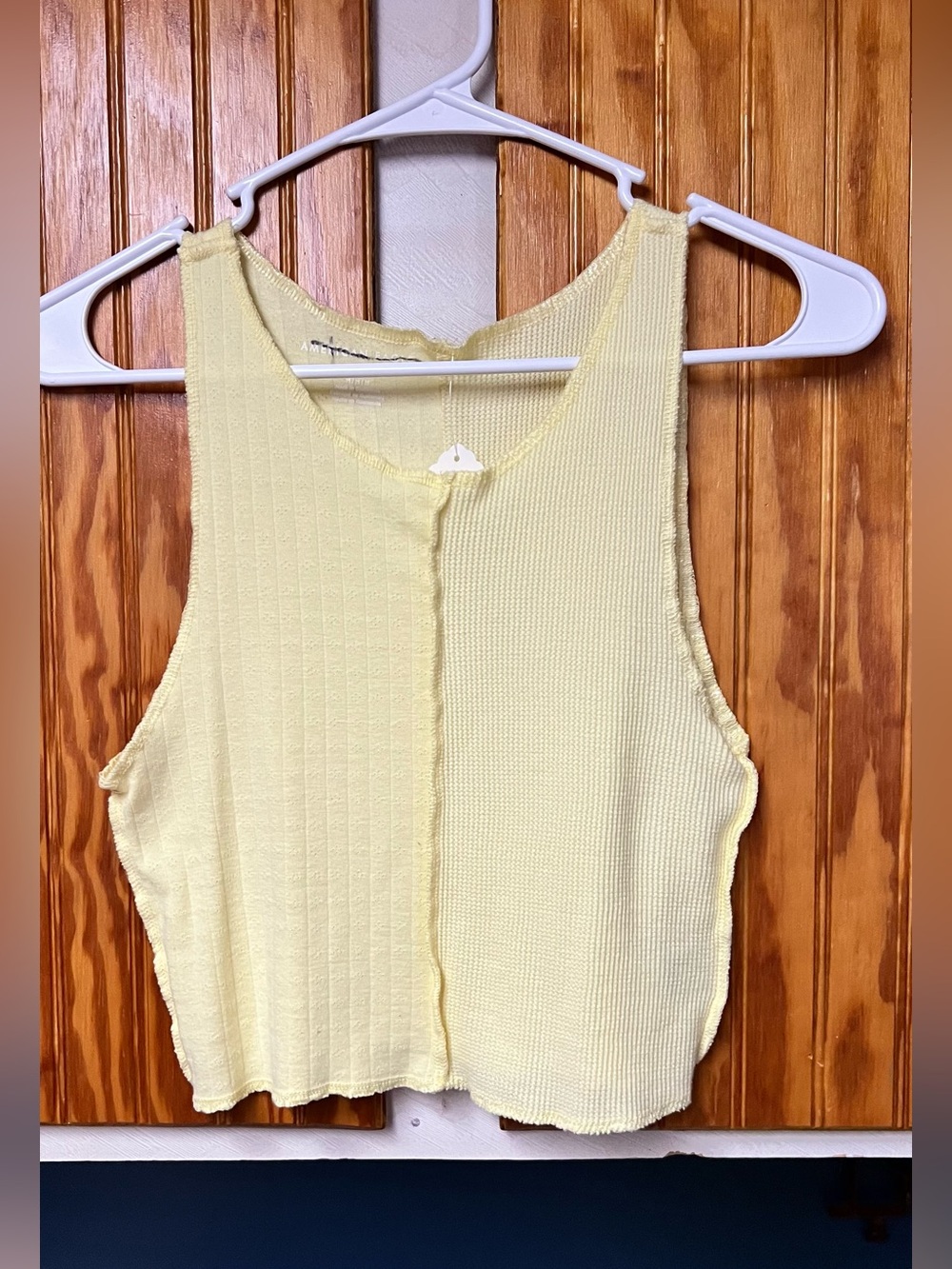 American Eagle Light Yellow Women’s Ribbed Tank Top size M